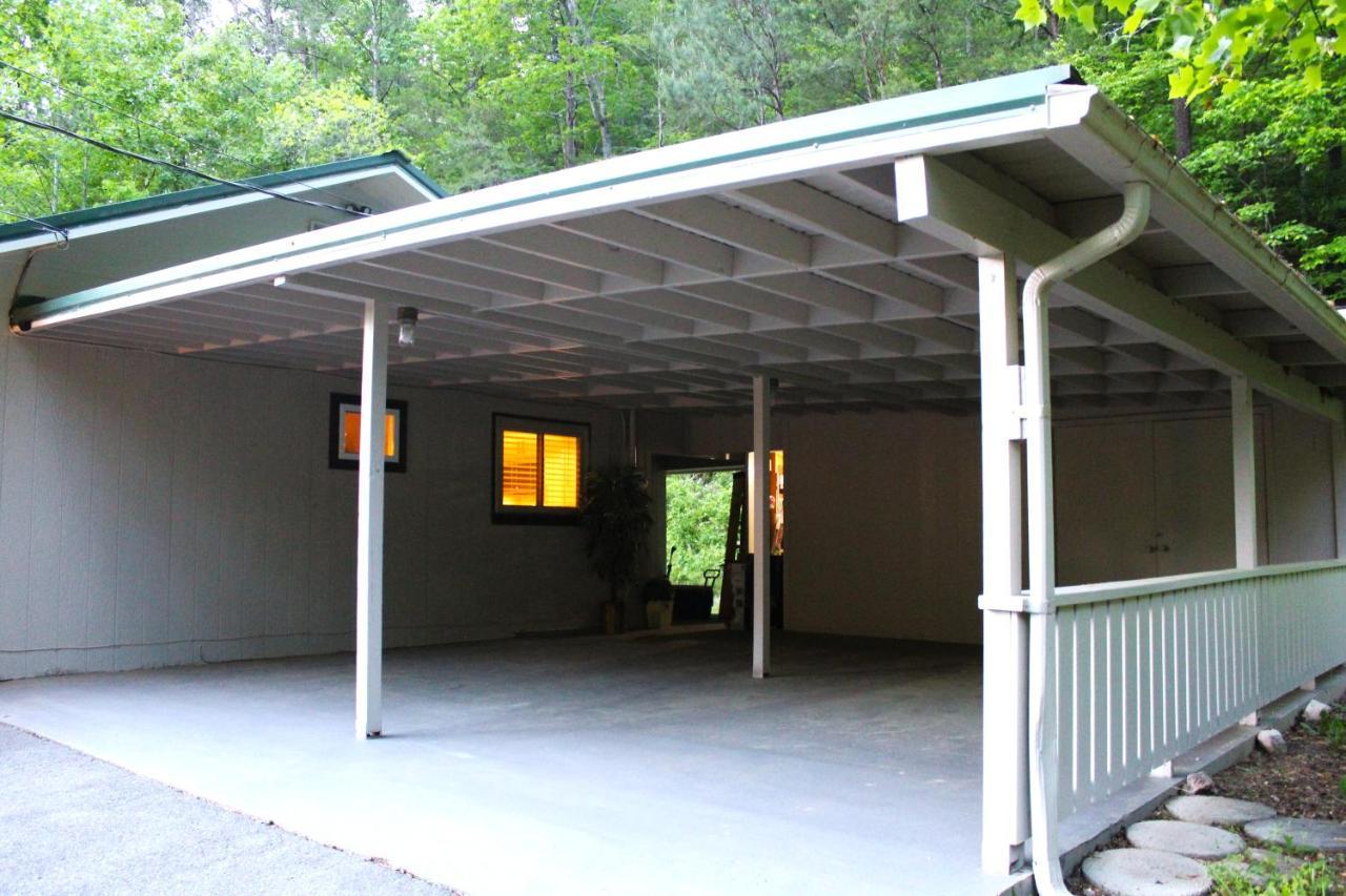 Stay At The Retreat! Gatlinburg-Dollywood Sevierville Exterior photo